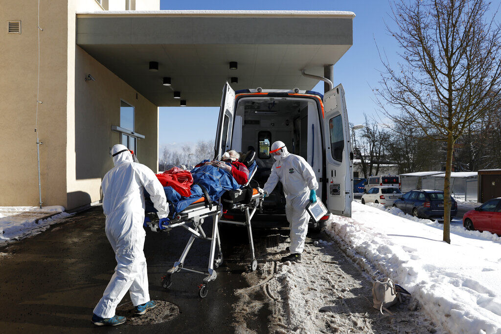 APTOPIX Virus Outbreak Czech Republic